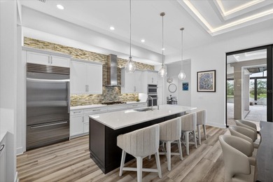 Considering building a custom home or working with a luxury - photo 19