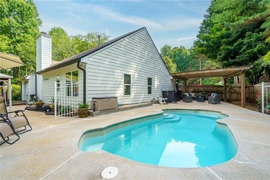 Rare opportunity to own a charming 3-bedroom, 2-bath ranch on 2 - photo 26
