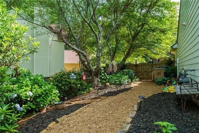 Rare opportunity to own a charming 3-bedroom, 2-bath ranch on 2 - photo 27