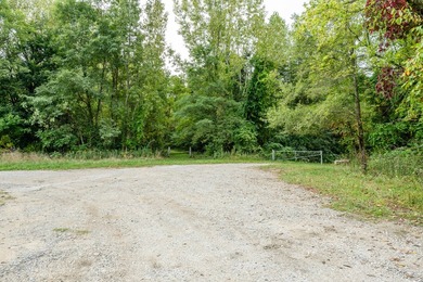 This exceptional parcel is positioned in the heart of Watervliet - photo 27