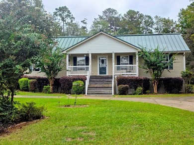 Lake Eufaula / Walter F George Reservoir Home For Sale in Abbeville Alabama