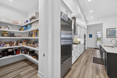 Considering building a custom home or working with a luxury - photo 45