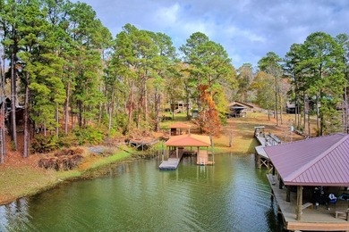 Toledo Bend Waterfront!! Nice camp/home sitting on a .85 acre - photo 2