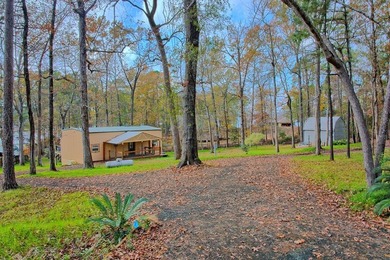 Toledo Bend Waterfront!! Nice camp/home sitting on a .85 acre - photo 3