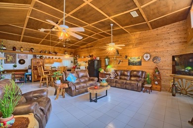 Toledo Bend Waterfront!! Nice camp/home sitting on a .85 acre - photo 5
