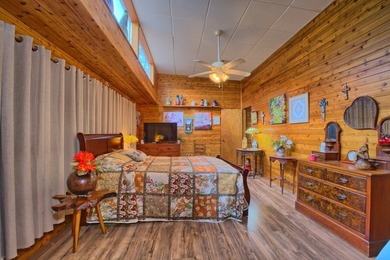 Toledo Bend Waterfront!! Nice camp/home sitting on a .85 acre - photo 8