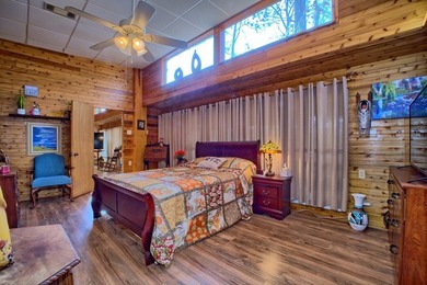 Toledo Bend Waterfront!! Nice camp/home sitting on a .85 acre - photo 9