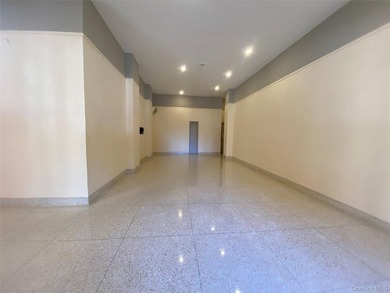 Great Location - This Fully Renovated About 900 Sq Feet. 9 Feet - photo 7
