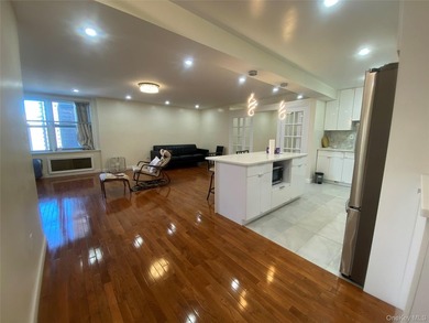 Great Location - This Fully Renovated About 900 Sq Feet. 9 Feet - photo 9