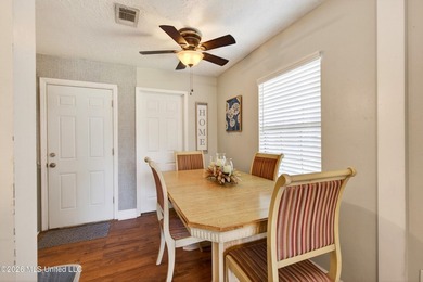 Coastal charm just one block from the beach! This 3 bedroom, 1 - photo 11