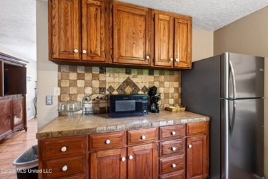 Coastal charm just one block from the beach! This 3 bedroom, 1 - photo 13