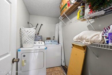 Coastal charm just one block from the beach! This 3 bedroom, 1 - photo 16