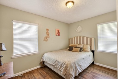 Coastal charm just one block from the beach! This 3 bedroom, 1 - photo 19