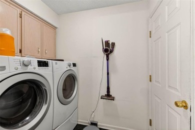 Welcome to this charming single-family home offering comfort - photo 21