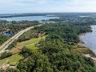 Privately positioned on Lake Mabel, this rare lakefront offering - photo 2