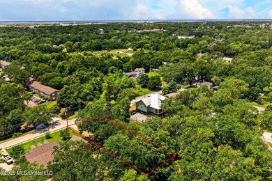 Coastal charm just one block from the beach! This 3 bedroom, 1 - photo 28