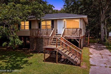 Coastal charm just one block from the beach! This 3 bedroom, 1 - photo 32