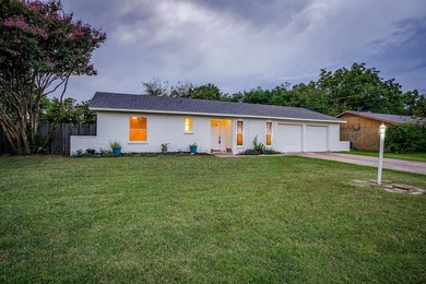 Benbrook Lake Home For Sale in Benbrook Texas