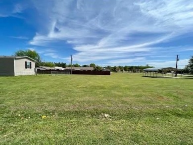 Lake Lot For Sale in Gordonville, Texas