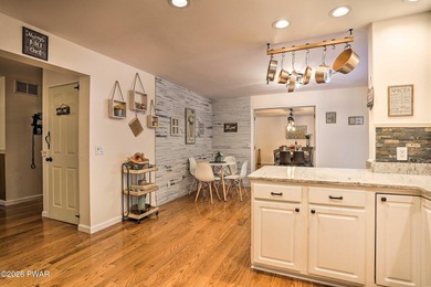 Exquisite TURN-KEY home in The Hideout, a four-season - photo 13