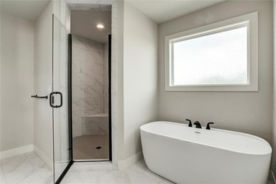 MOVE IN READY! BLINDS & GARAGE DOOR OPENERS ARE INCLUDED! Come - photo 15