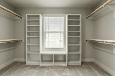 MOVE IN READY! BLINDS & GARAGE DOOR OPENERS ARE INCLUDED! Come - photo 16