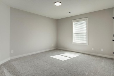 MOVE IN READY! BLINDS & GARAGE DOOR OPENERS ARE INCLUDED! Come - photo 17