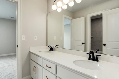 MOVE IN READY! BLINDS & GARAGE DOOR OPENERS ARE INCLUDED! Come - photo 18
