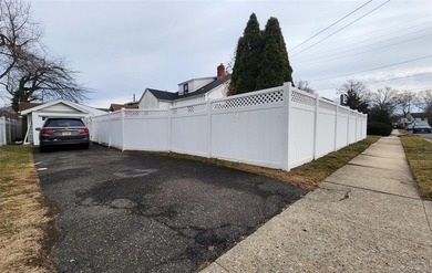 WELL MAINTAINED SINGLE FAMILY DETACHED PROPERTY ON CORNER LOT - photo 26