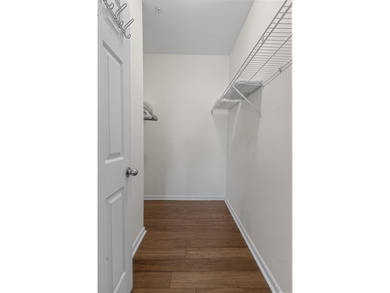 Move-In ready 1 Bedroom Condo - Prime Location Near Downtown & - photo 27