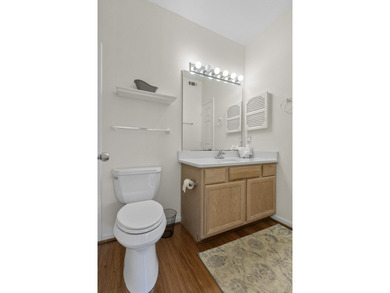 Move-In ready 1 Bedroom Condo - Prime Location Near Downtown & - photo 28