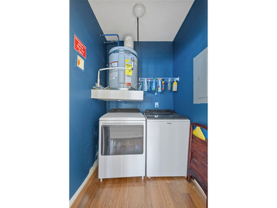 Move-In ready 1 Bedroom Condo - Prime Location Near Downtown & - photo 31