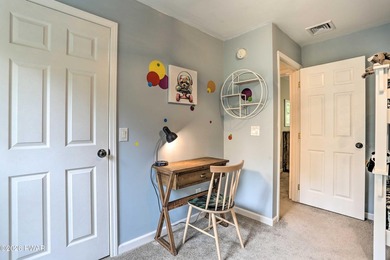 Exquisite TURN-KEY home in The Hideout, a four-season - photo 38