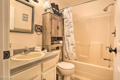 Exquisite TURN-KEY home in The Hideout, a four-season - photo 41