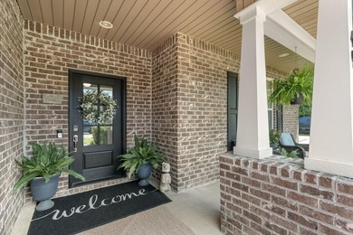 Welcome to this beautifully maintained 4-bedroom, 3-bath brick - photo 3