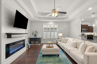 Welcome to this beautifully maintained 4-bedroom, 3-bath brick - photo 10