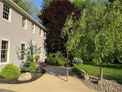 Spacious OPEN FLOORPLAN 4 Bedrm, 3-1/2 Bath colonial w 2,792 - photo 2