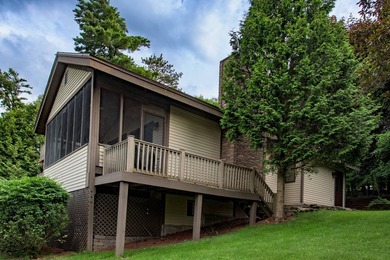 Turnkey Lakehouse on quiet dead end street, selling completely - photo 8