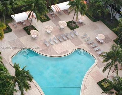 Great opportunity in an amazing building. Ready to be remodeled - photo 3