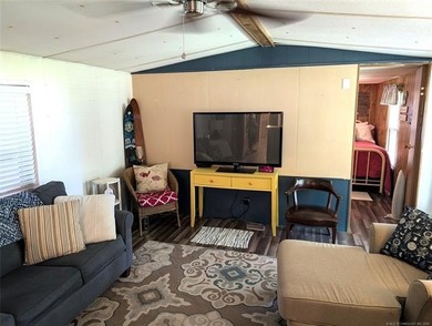 Well cared for lake retreat or full-time residence located in - photo 4