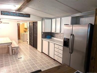 Well cared for lake retreat or full-time residence located in - photo 9
