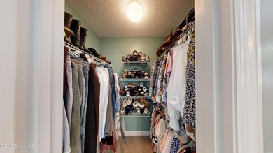 Pristine extremely well kept fresh feeling home in a culdesac - photo 14
