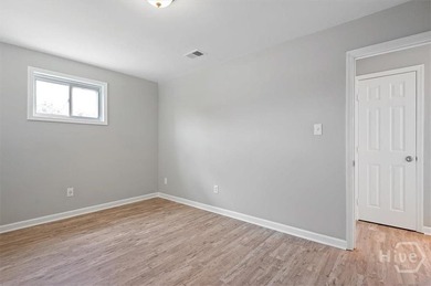 Recently Renovated Three Bedroom, 2 Full Bath Split Bedroom Open - photo 15