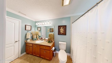 Pristine extremely well kept fresh feeling home in a culdesac - photo 16