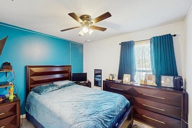 Charming 4-Bedroom Home with Spacious Yard and Modern Amenities - photo 28