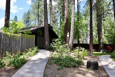 Welcome to easy mountain living in the heart of Graeagle. This - photo 36