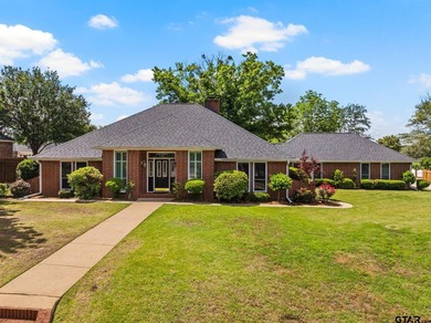 Welcome to refined living in the highly sought-after Mount - photo 2