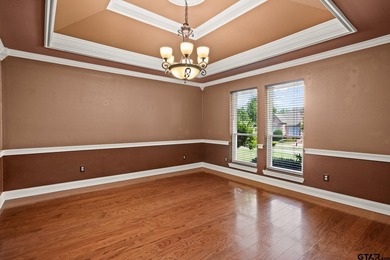Welcome to refined living in the highly sought-after Mount - photo 7