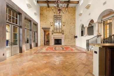 Waterfront Italian Villa in The Cascades Experience timeless - photo 7