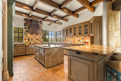Waterfront Italian Villa in The Cascades Experience timeless - photo 10
